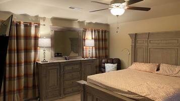 4 bedrooms, desk, iron/ironing board, travel crib