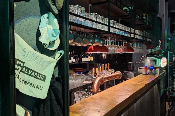 Se sirven desayunos, almuerzos y cenas (con vistas al jardín)