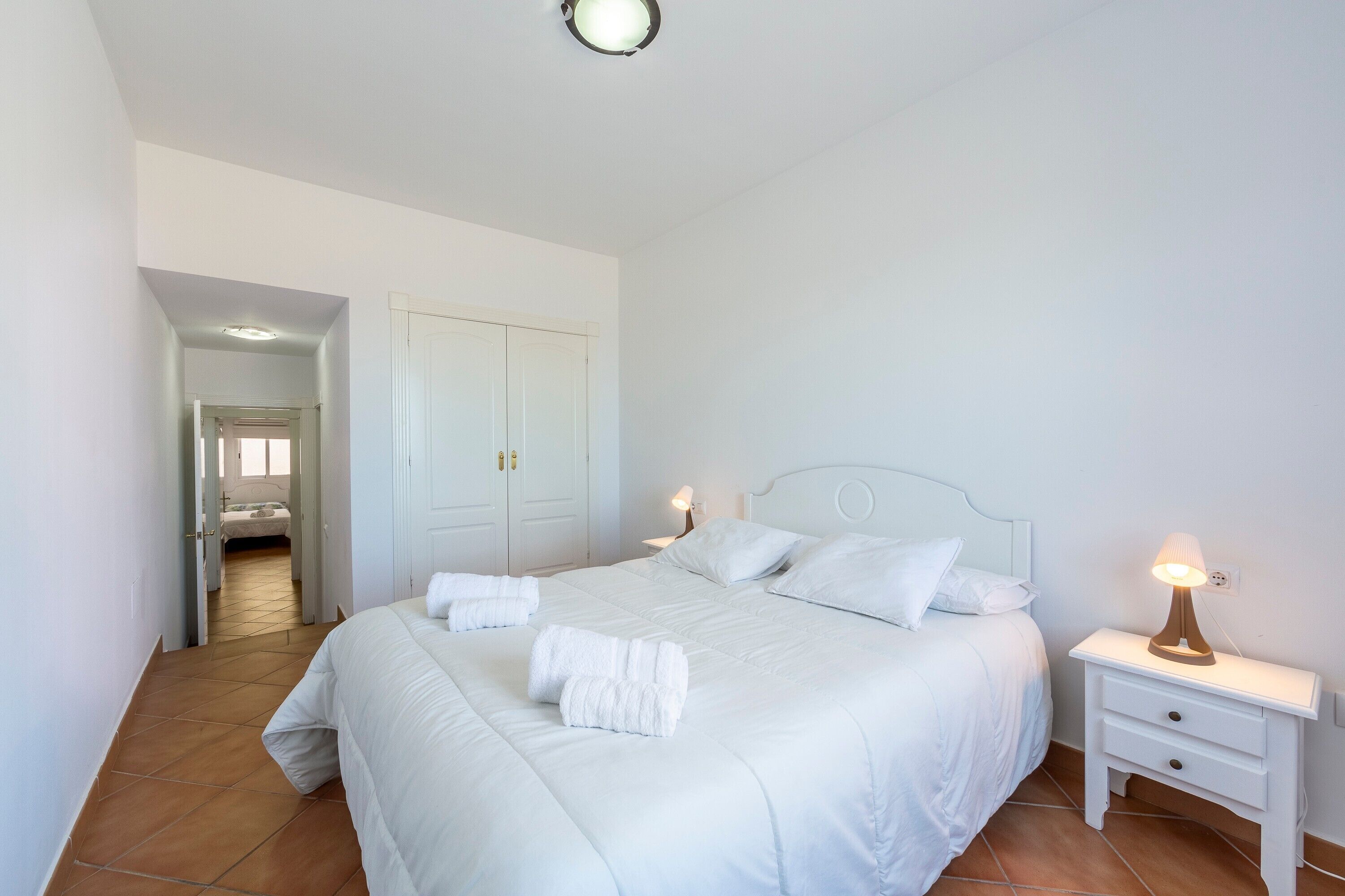 2 habitaciones, tabla de planchar con plancha y wifi gratis 