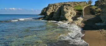 Apartment 'Paraiso Escondido, 1 Linea De Playa' with Sea View, Wi-Fi and Air Conditioning