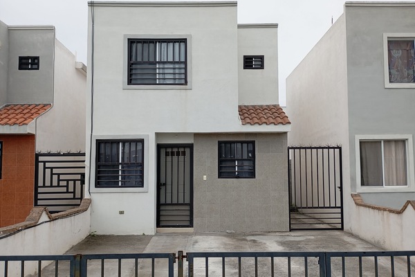 casa dos pisos con protectores