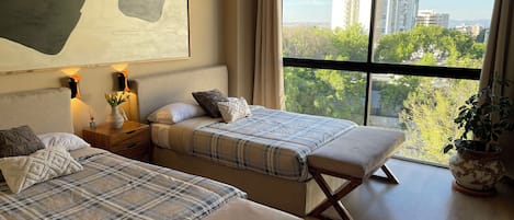 2 bedrooms, desk, iron/ironing board, WiFi