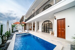 Pool - Charming 3 BR Villa in Amazing Canggu Bali with Swimming Pool (Canggu)