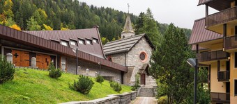 Appartamento 'Campiglio Des Alpes' con giardino e balcone in comune