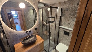 Regadera y secadora de cabello 