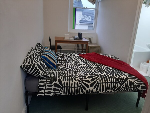 Studio | 1 bedroom, free wired internet, bed sheets