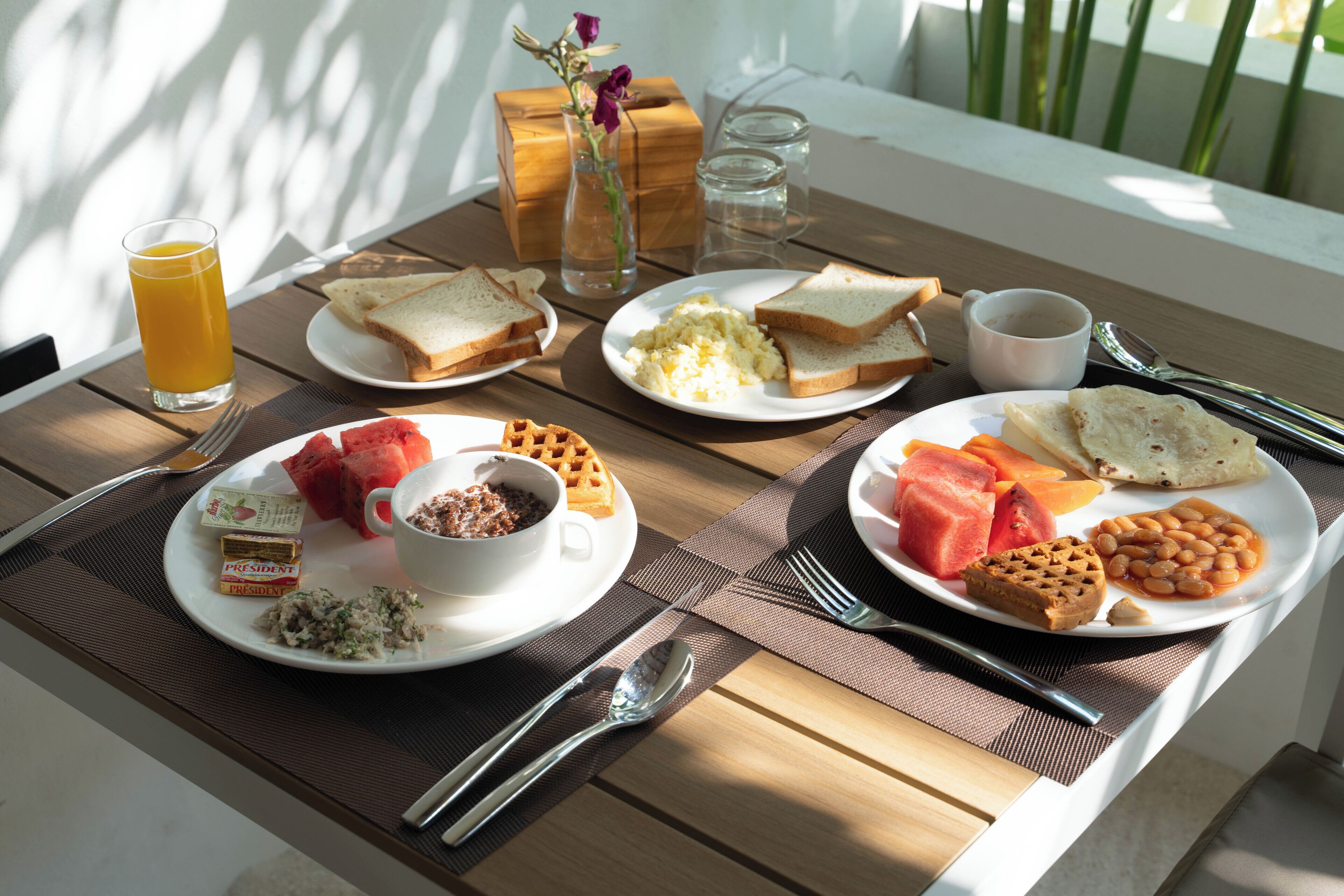 Free daily buffet breakfast