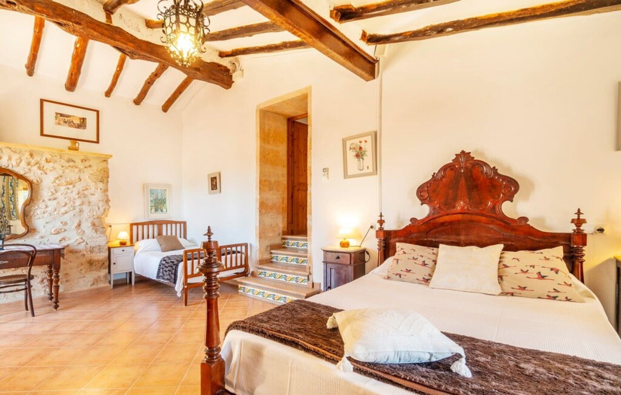 4 bedrooms, iron/ironing board, free WiFi, bed sheets