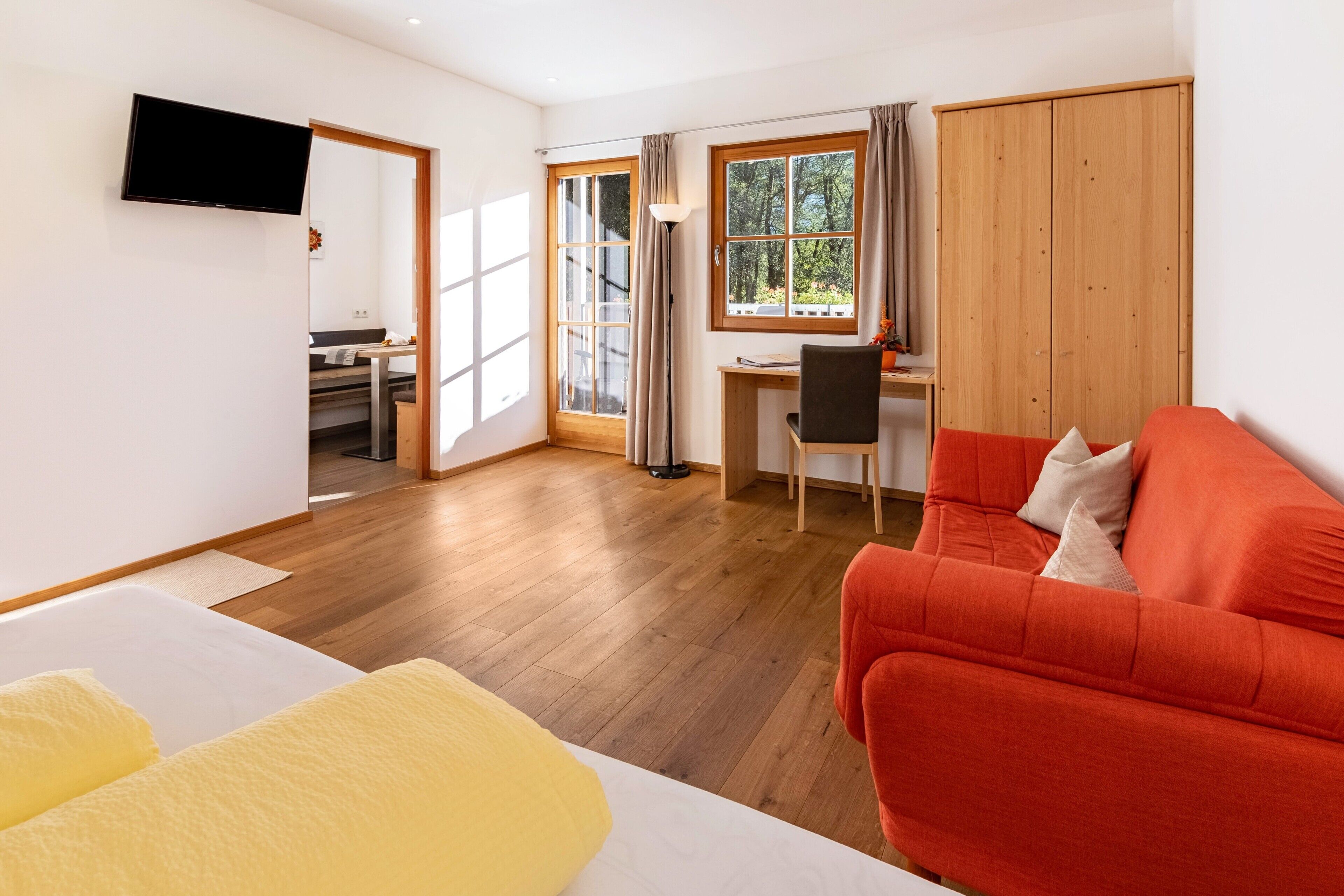 Free WiFi, bed sheets