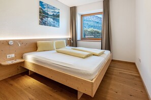 1 bedroom, free WiFi, bed sheets - Apartment 'Hausergut Bonita 4' with Mountain View, Shared Garden and Wi-Fi (Sluderno)