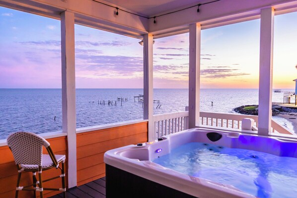 Outdoor spa tub