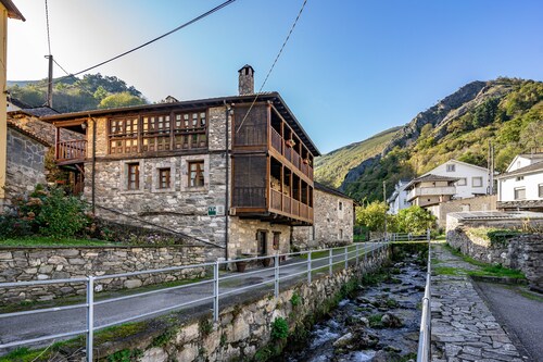 Casa rural 'Xepo' con vistas a la montaña, terraza privada y Wi-Fi