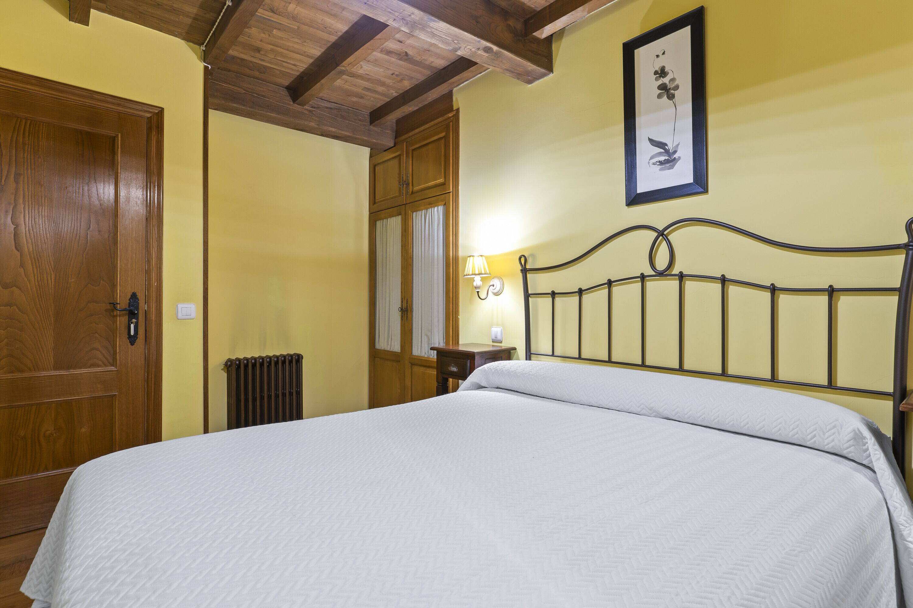 4 chambres, fer et planche à repasser, Wi-Fi gratuit, draps fournis