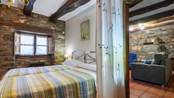 1 chambre, fer et planche Ă  repasser, Wi-Fi gratuit, draps fournis