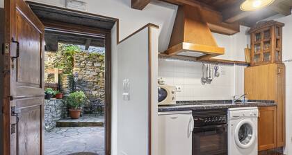 Ferienwohnung 'El Cueto' mit Bergblick, privater Terrasse und Wi-Fi