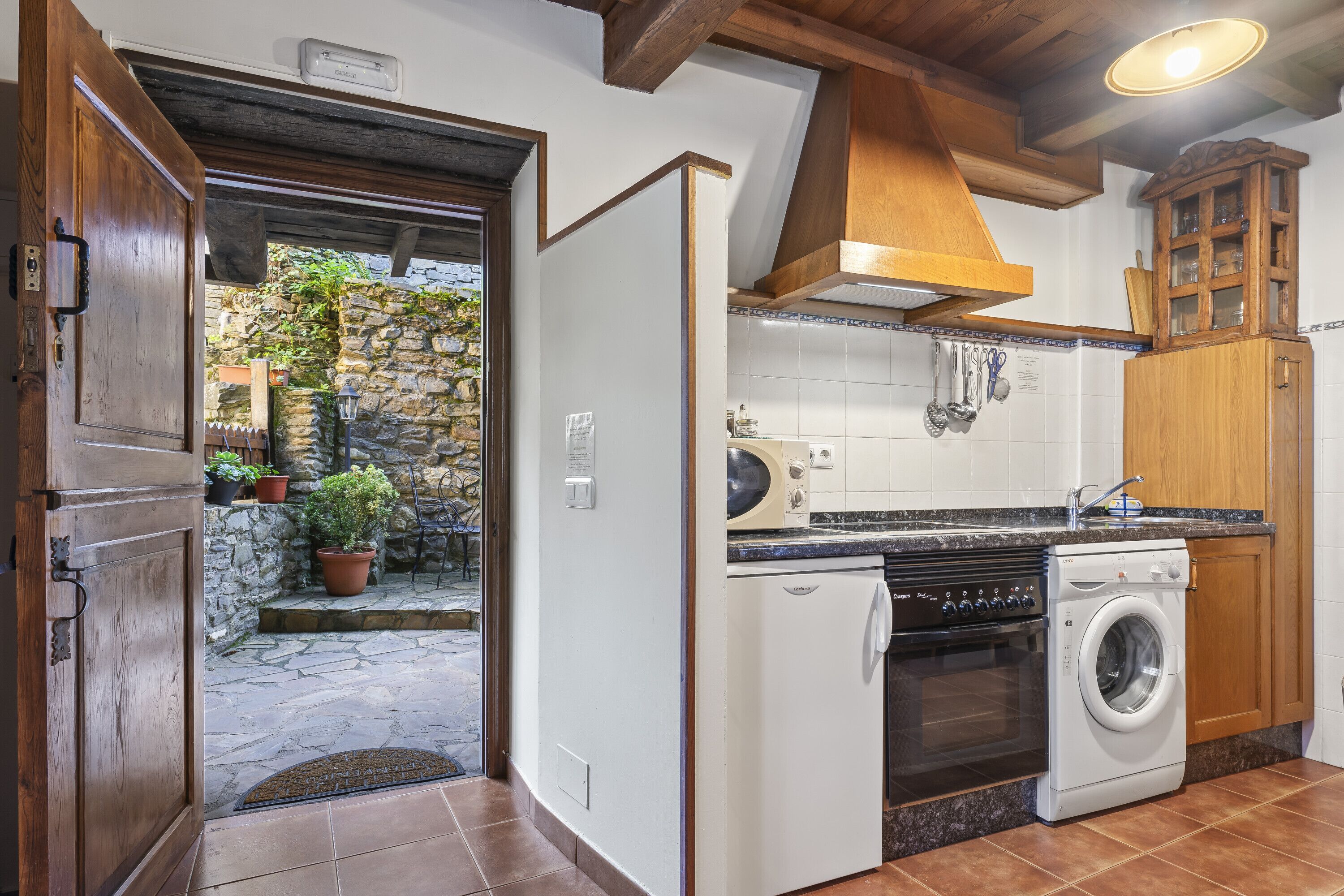 Refrigerador, microondas, horno, placa de cocina