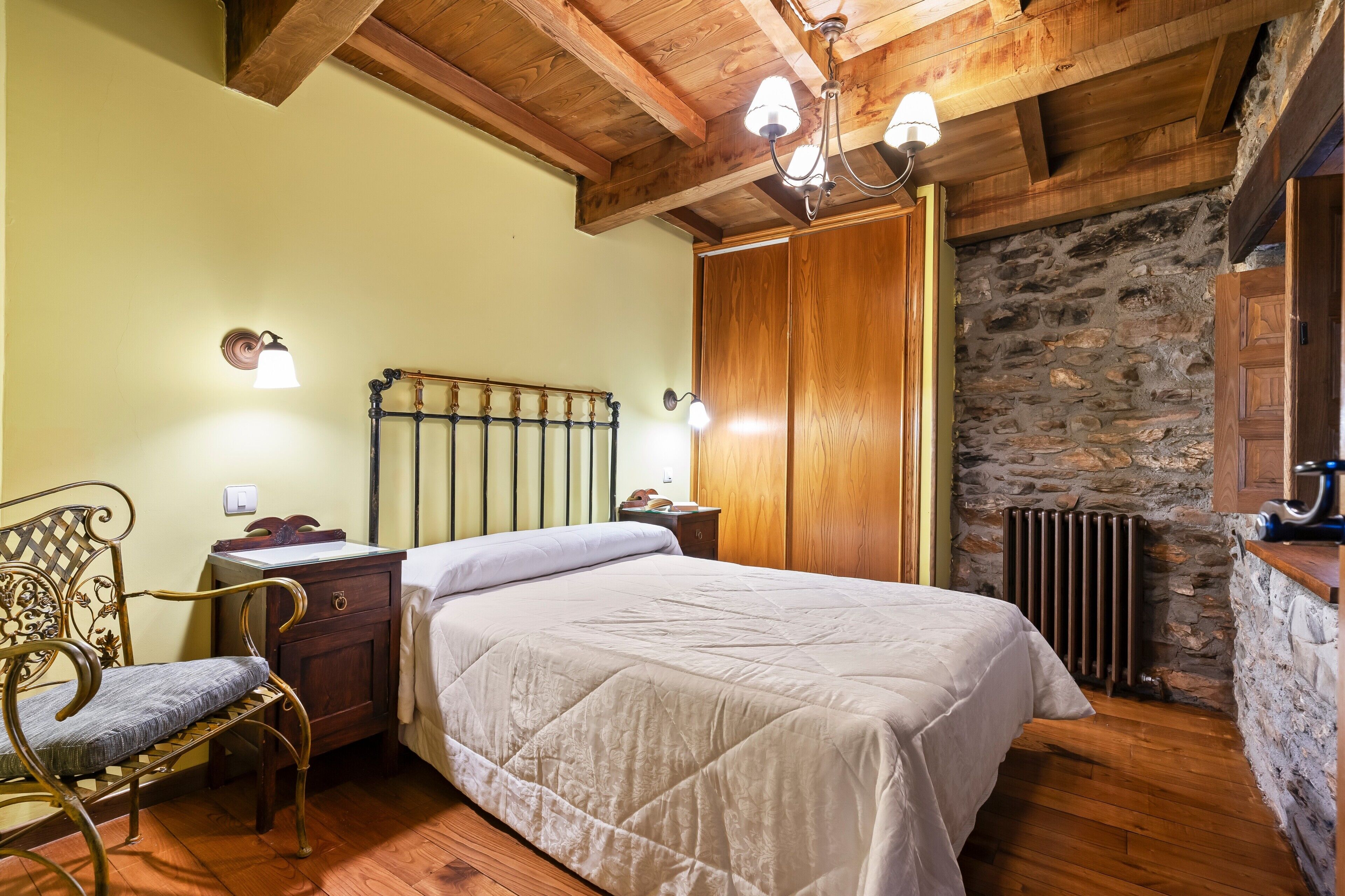 2 chambres, fer et planche à repasser, Wi-Fi gratuit, draps fournis