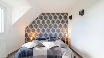 2 slaapkamers, een strijkplank/strijkijzer, gratis wifi, beddengoed