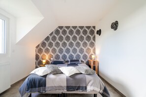 2 slaapkamers, een strijkplank/strijkijzer, gratis wifi, beddengoed