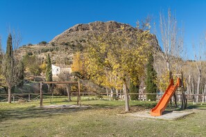 Children's area - Apartment 'Casa Rocío' with Mountain View, Wi-Fi and Air Conditioning (Castril)