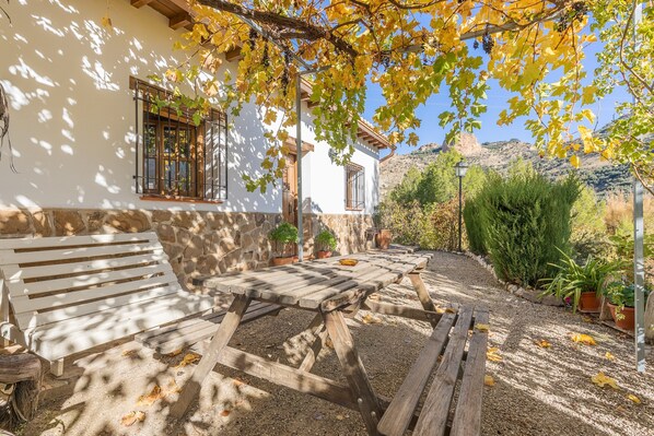 تناول الطعام بالخارج