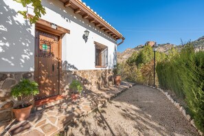 تفاصيل الفندق من الخارج