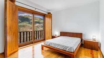 5 habitaciones, cuna de viaje, wifi gratis y ropa de cama