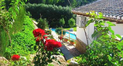 Country House 'El Patio Casa Rural' with Mountain View, Wi-Fi and Air Conditioning