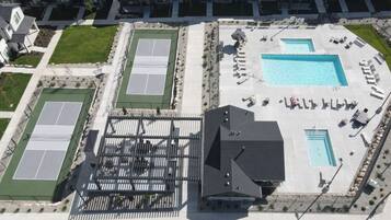 Piscine extérieure, piscine chauffée