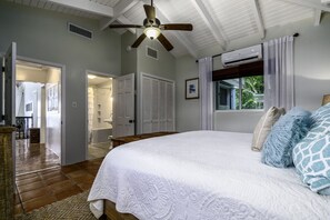 4 bedrooms, desk, iron/ironing board, free WiFi