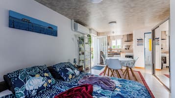 1 slaapkamer, een strijkplank/strijkijzer, gratis wifi, beddengoed