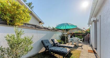 Henriela - Studio 2 Personnes avec terrasse privée, Wi-Fi et climatisation