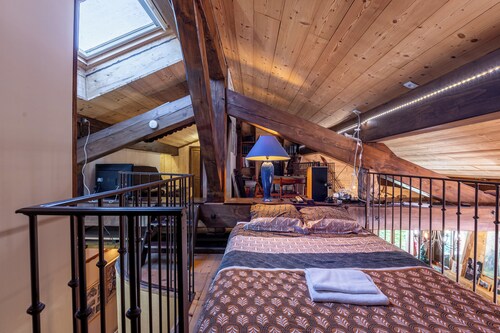 Chalet 'Le Genepi' with Mountain View, Private Terrace and Wi-Fi