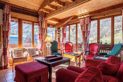 Chalet Les Menuires Val Thorens avec vue sur les montagnes, terrasse privée et Wi-Fi