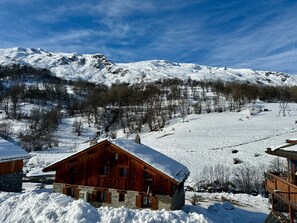 Exterior - Chalet 'Le Genepi' with Mountain View, Private Terrace and Wi-Fi (Les Belleville)