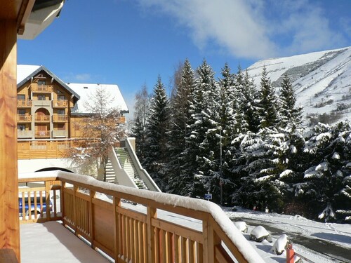 Apartment 'Appartement Supervénosc' with Mountain View, Private Terrace and Wi-Fi