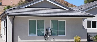 Charming 1-bedroom house with WiFi, AC in peaceful Santa Clarita Brand New