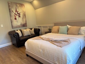 1 bedroom, in-room safe, iron/ironing board, free WiFi