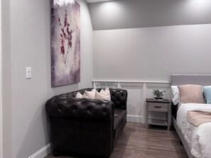 1 bedroom, in-room safe, iron/ironing board, free WiFi