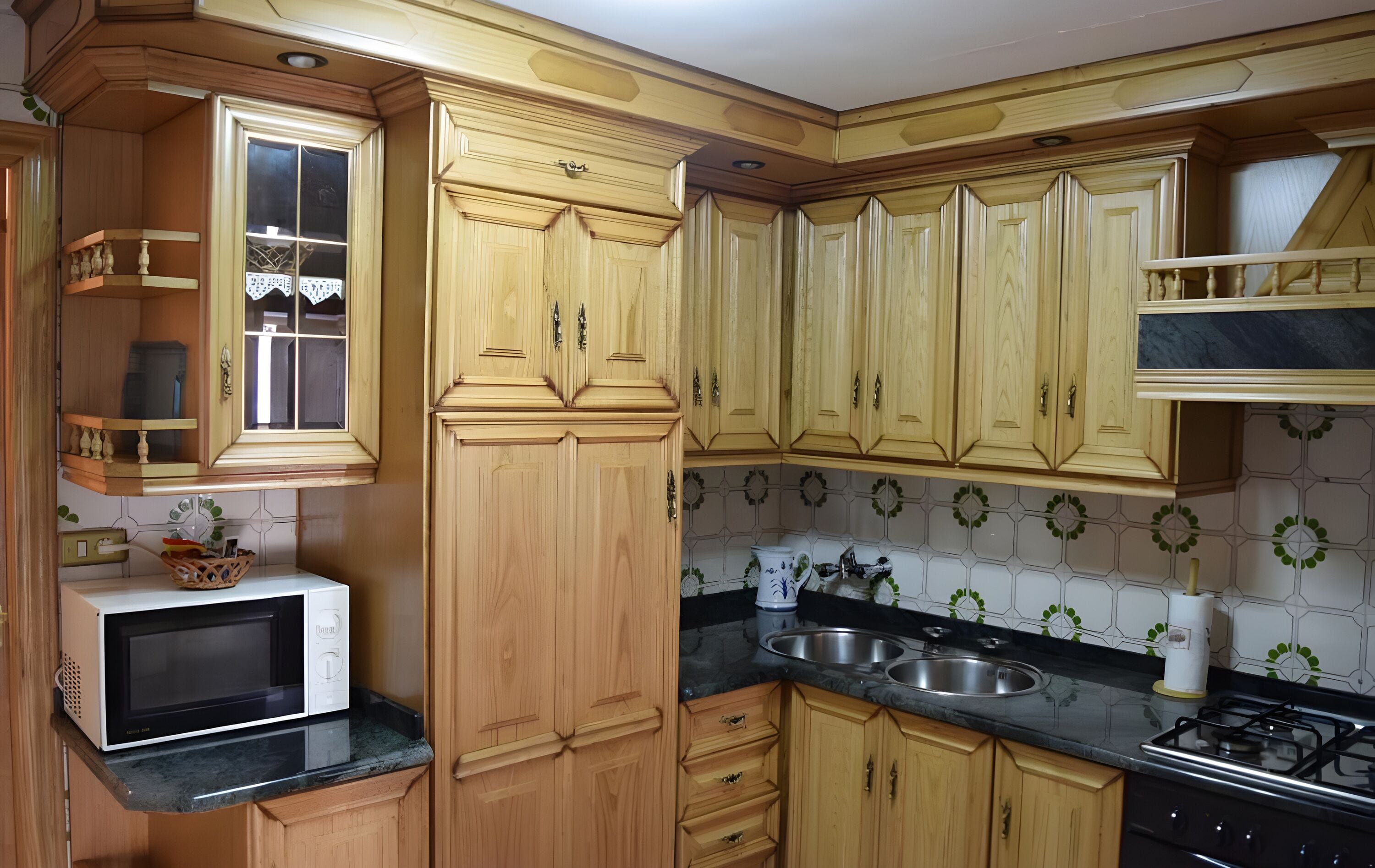 Microwave, oven, stovetop, coffee/tea maker