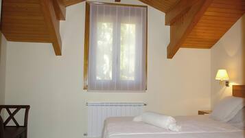 2 dormitorios, tabla de planchar con plancha, wifi gratis y ropa de cama
