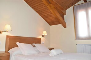 2 slaapkamers, een strijkplank/strijkijzer, gratis wifi, beddengoed