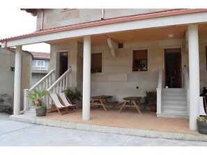 Exterior - Apartment 'Casa Requias 2' with Lake View, Shared Garden and Wi-Fi (Requiás)