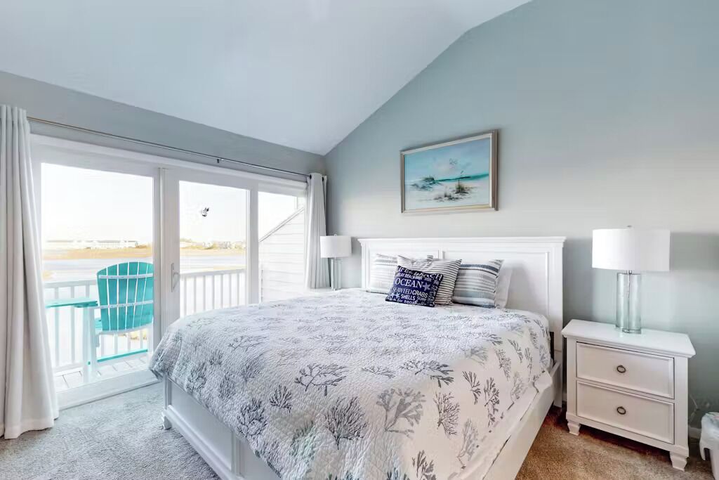 3 bedrooms, desk, iron/ironing board, travel crib