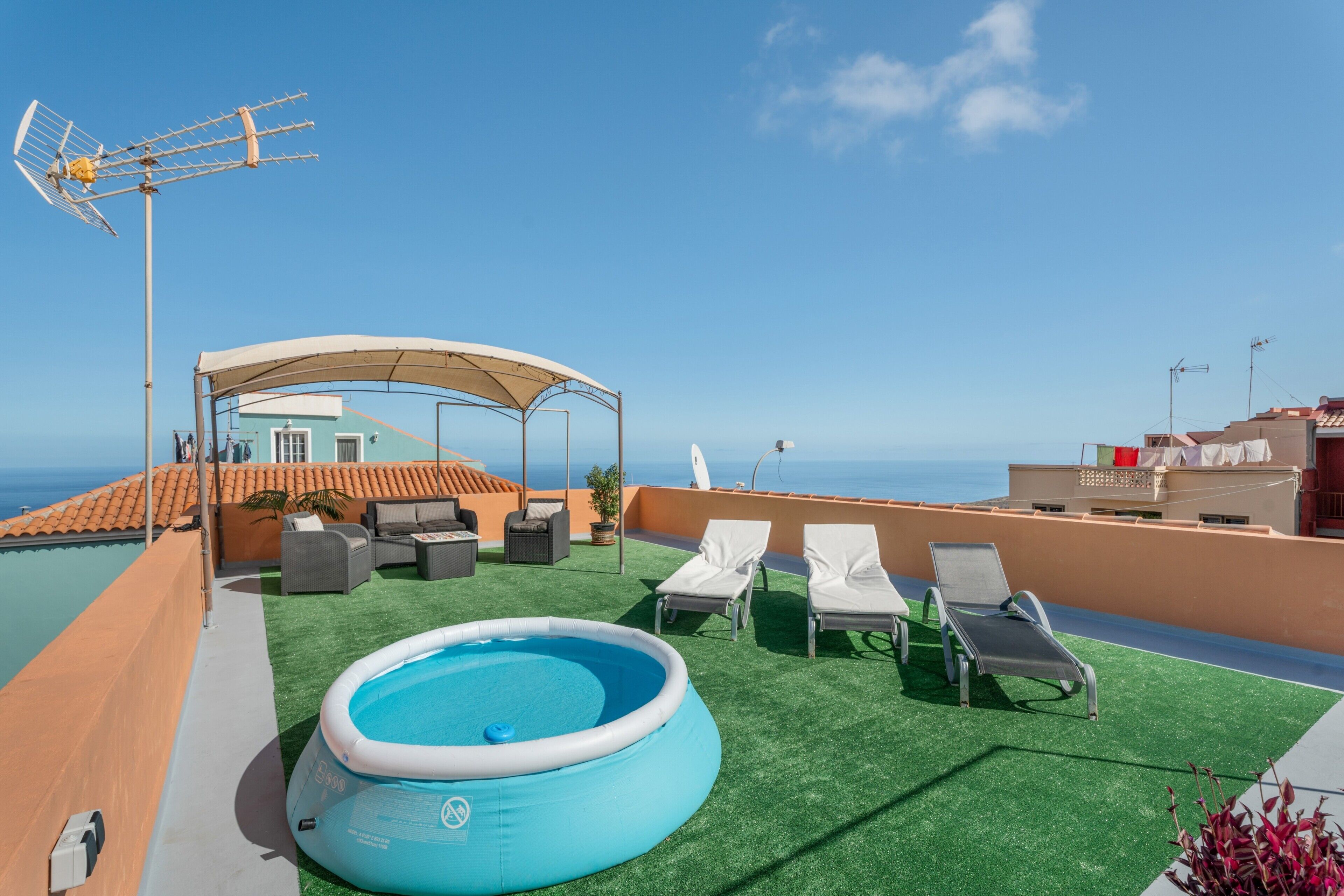 Tina de hidromasaje al aire libre