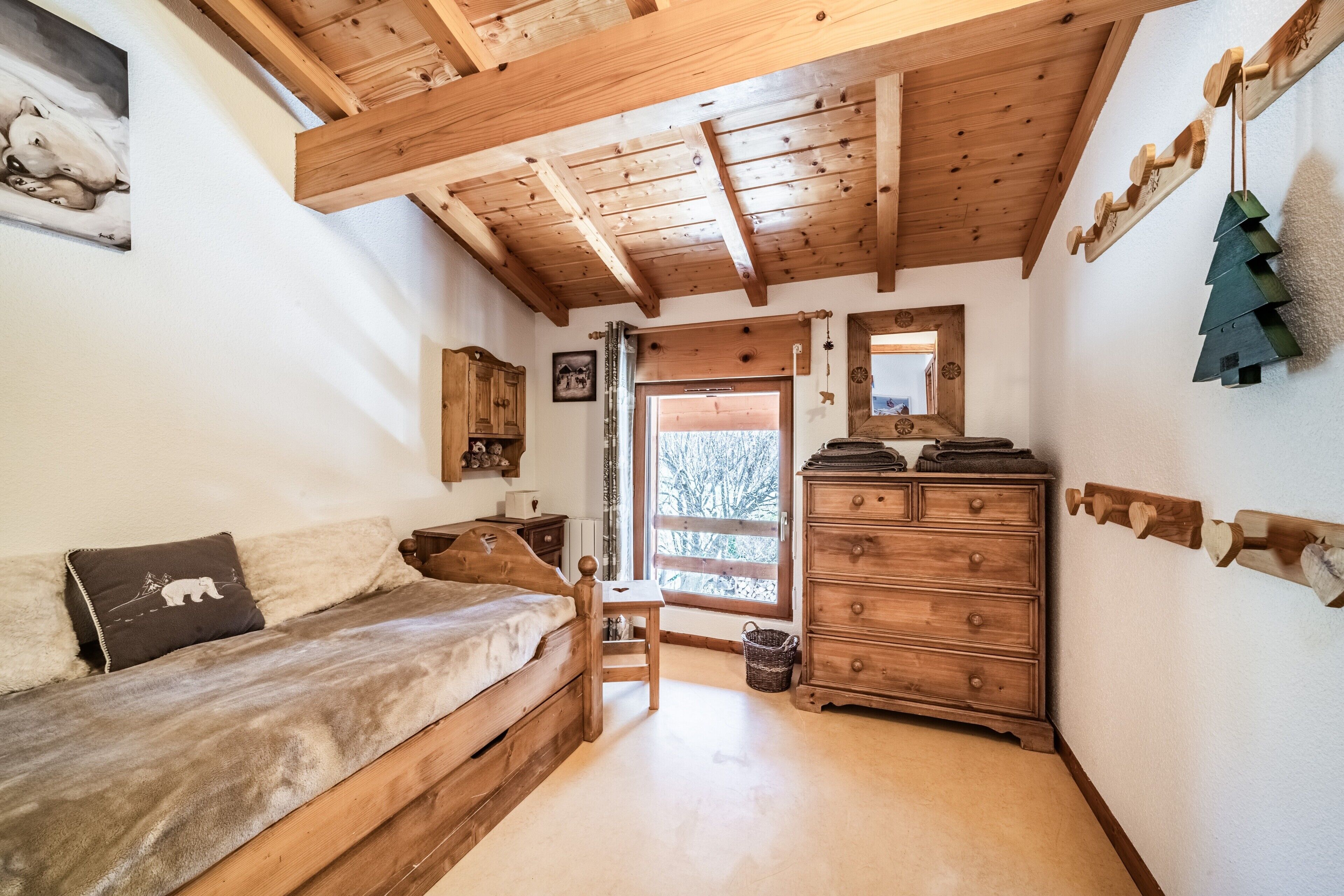 6 habitaciones, tabla de planchar con plancha y wifi gratis 