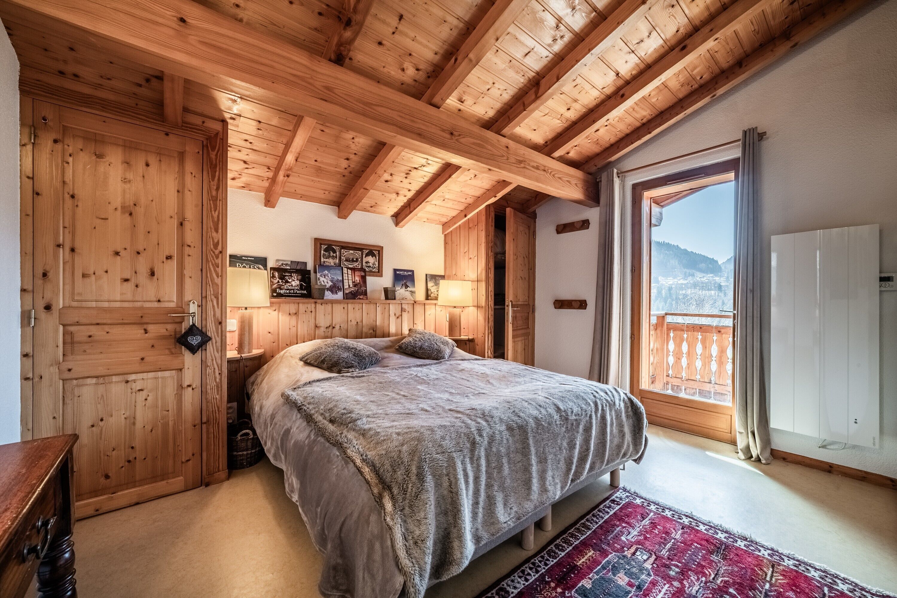 6 bedrooms, iron/ironing board, free WiFi, bed sheets