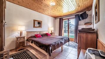 6 slaapkamers, een strijkplank/strijkijzer, gratis wifi, beddengoed