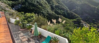 Vacation Home 'Amelia House' with Sea View, Private Terrace and Wi-Fi