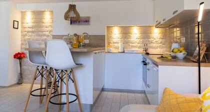 Rooms and apartments Paese